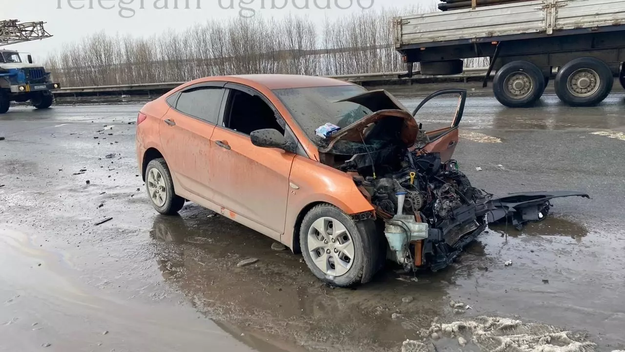 В аварии на трассе Тюмень — Ханты-Мансийск пострадали два человека