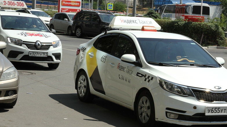 Агрегаторы предлагают проверять таксистов по базам данных