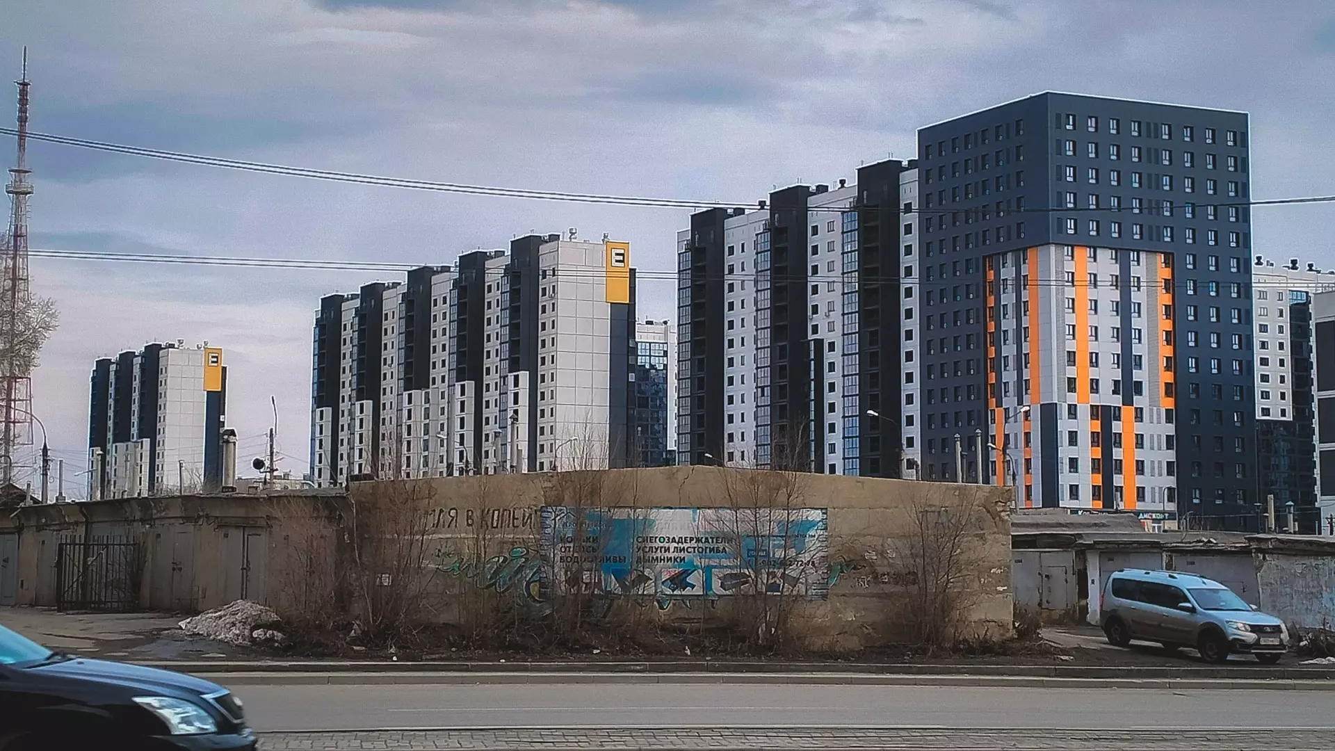 Жители регионов России раскупают квартиры в тюменских новостройках