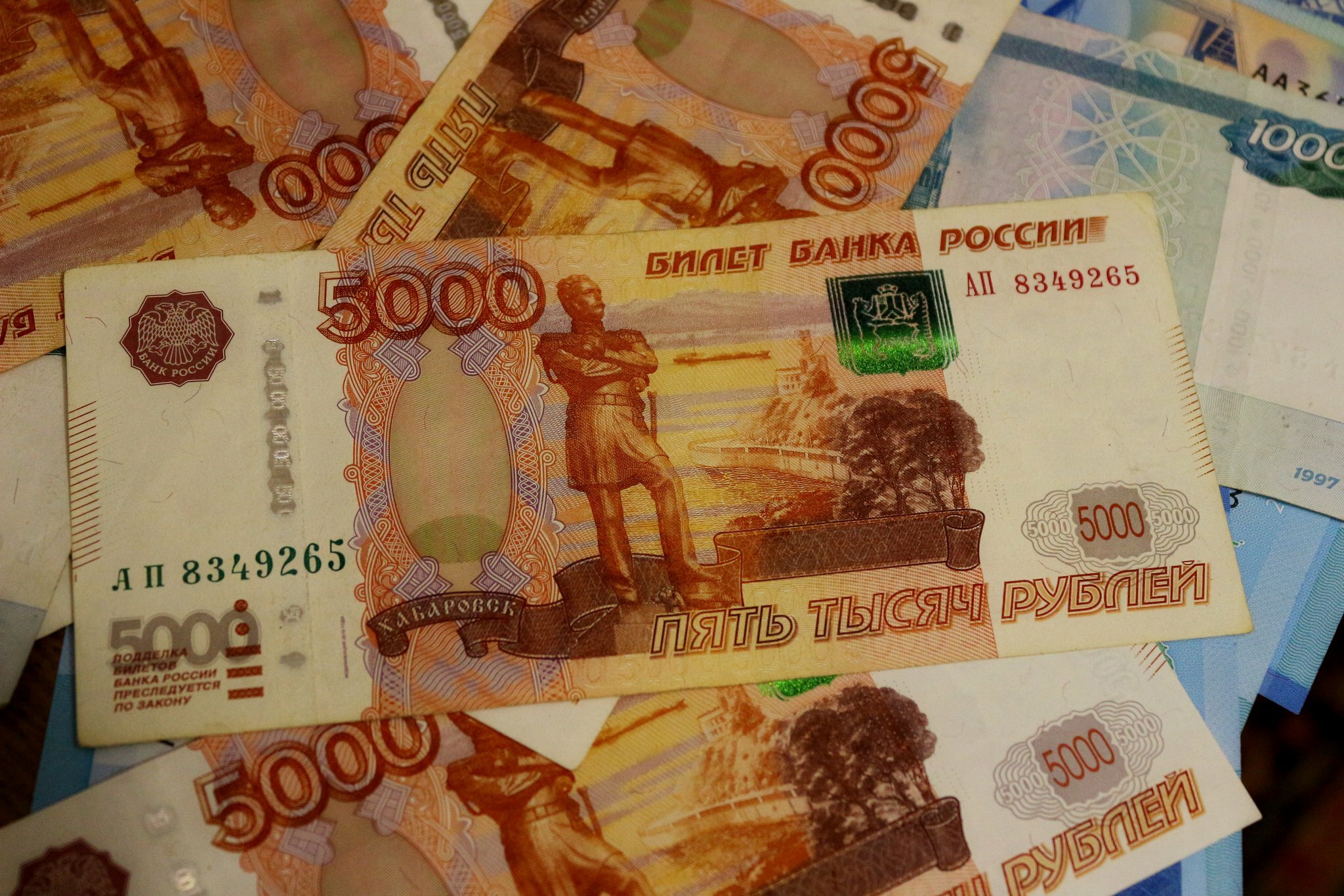 Педагоги в России зарабатывают в разы меньше, чем нефтяники