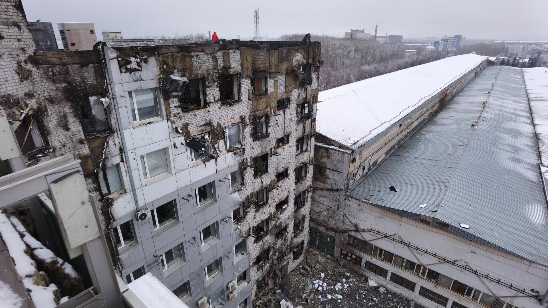 В Тюмени произошел пожар в здании «ТюменьНИПИнефть»