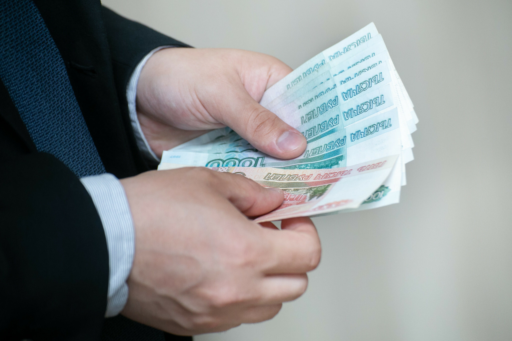 Тюменский пенсионер отдал мошенникам миллион рублей