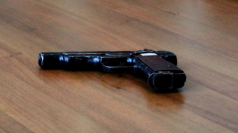Студент с пистолетом пришёл в тюменский колледж